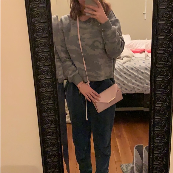 🌷Pink envelope crossbody purse🌷 - Picture 2 of 3